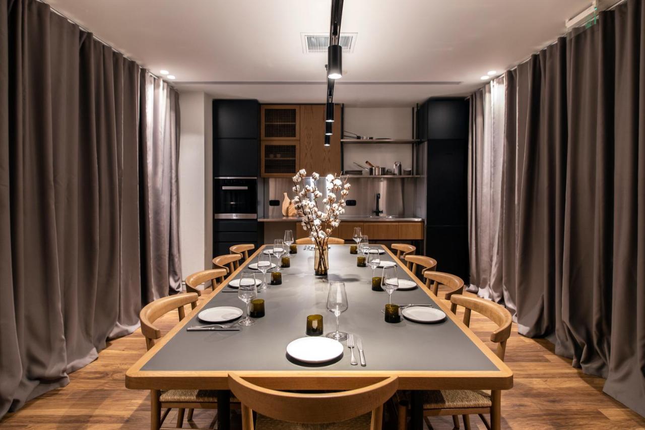 Ergon House מלון
